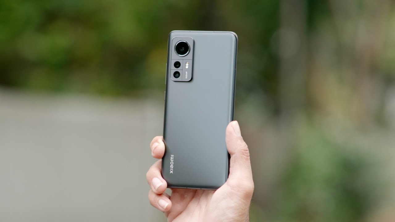 Xiaomi 12 lebih baik dari Samsung Galaxy S22 (?)